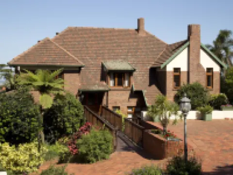 Ridgeview Lodge Hotels near Coastal KZN TVET College - Durban Campus