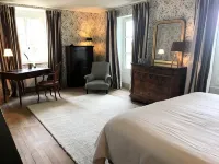 Colivault Hotels in Chitenay