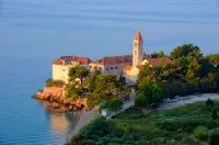 Apartments and Room Napoli Hotels in Brač