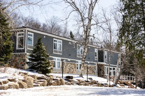 Hôtel Far Hills Hotels in Val-David