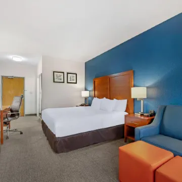 Comfort Inn & Suites North Greenfield