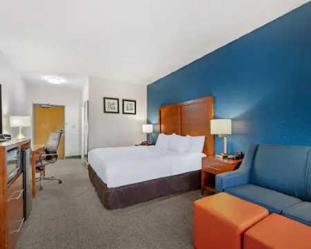 Comfort Inn & Suites North Greenfield Hotels in Greenfield