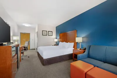 Comfort Inn & Suites North Greenfield Hotels near Garden Center at The Home Depot