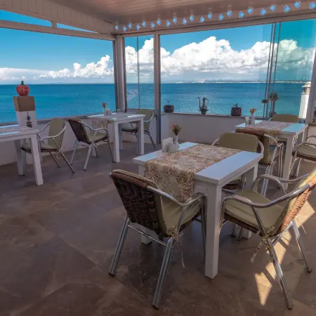 Bozcaada e2 Deniz Otel