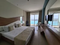 Water's Edge Hotel