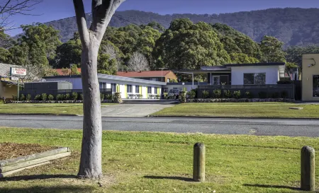 Mariner Motel Отели в г. Dunbogan