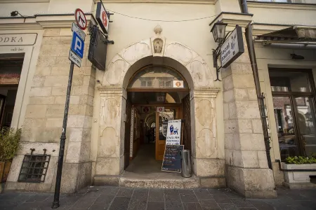 Mikołajska 5 Apartments Отели рядом с достопримечательностью «Фабрика эмали Оскара Шиндлера»