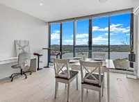 KozyGuru / Wentworth Point / 1 Bed Waterview Apt / Nwp017-1705