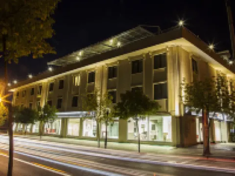 グステリシリ ホテル デュズジェのホテル