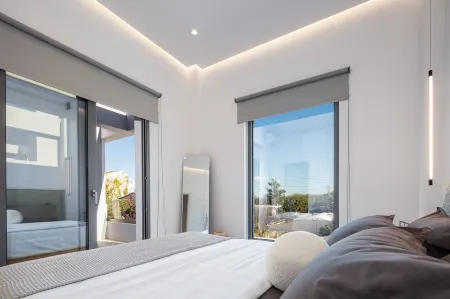 Akonizia Luxury House - with Private Heated Pool and Jacuzzi