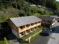 Burgenwelt Ehrenberg Dependance 2 Hotels in Lermoos