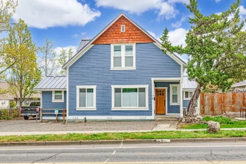 The Mountain House by WanderLodges Hotels in Ashland