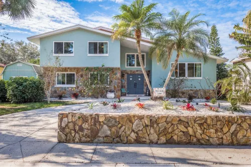 Great 6Br for All Ages/Heated Pool 5 Min to Beach by RedAwning