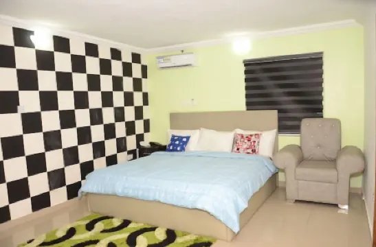 Royal Pavilion Hotel & Suites