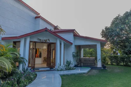 SaffronStays Nirvana Groove Отели рядом с Аэропорт Дехрадун