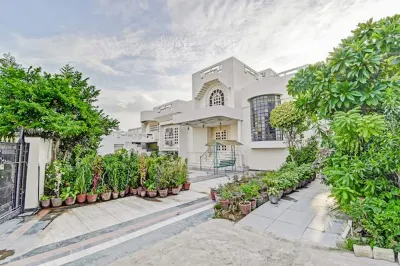 Abode Homestay Hotels in Vaishali Nagar