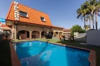 Midlands Motel فنادق في Taree South