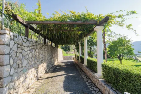 Villa Prota Отели рядом со станцией Seiano