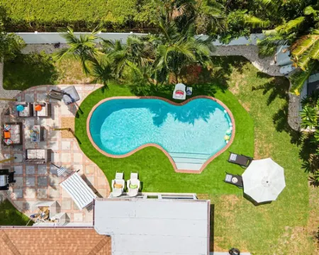 Cozy Home at Lighthouse Point With Pool Hotels in Lighthouse Point