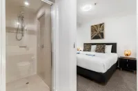 Lux Retreat - Sauna Pool & Prime Location