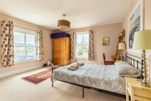 Host & Stay - Cabbell Towers