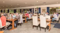 Distinction Hamilton Hotel & Conference Centre - พร้อมอาหารเช้า