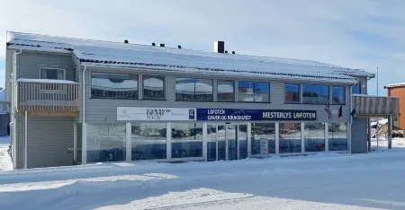 Lofoten Overnatting - Leknes Отели рядом с Аэропорт Лекнес