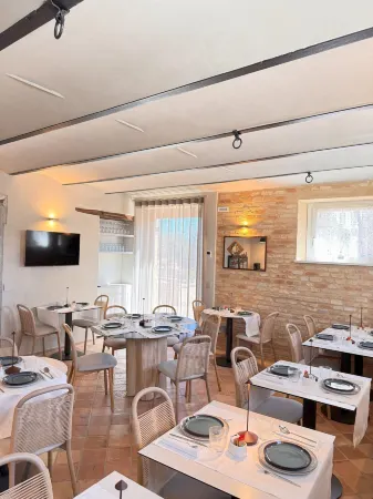 Relais La Colombaia Отели в г. Монтекассиано