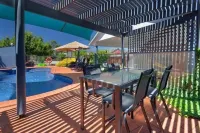 Blazing Stump Motel & Suites - Swimmingpools