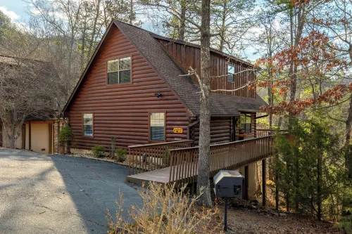 Bear Hideaway Cozy 3BR Cabin Hotels in Sevier County