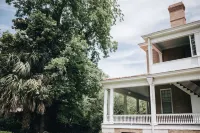 1912 Bed and Breakfast 카멜리아 아일랜드 주변 호텔