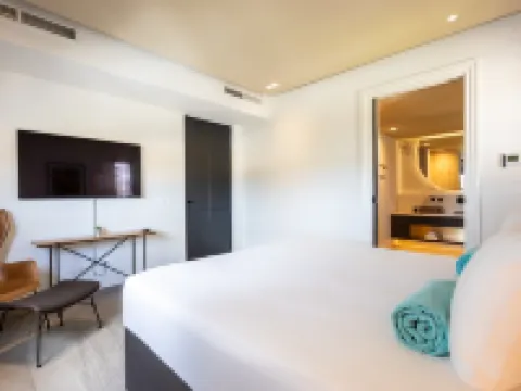 NEW Luxury Ocean View Stay at The Shore Blue Bay Hotels in Curacao