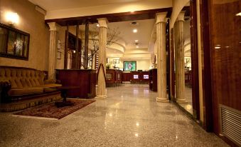 Phi Hotel Ambra
