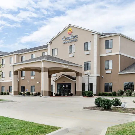Comfort Inn & Suites Lawrence - University Area