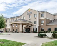 Comfort Inn & Suites Lawrence - University Area - Pet friendly