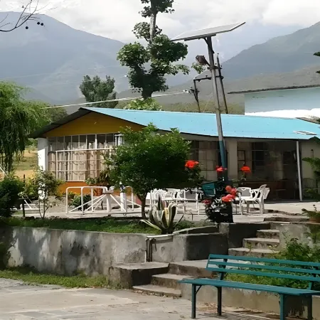 Pops Hotel and Restaurant