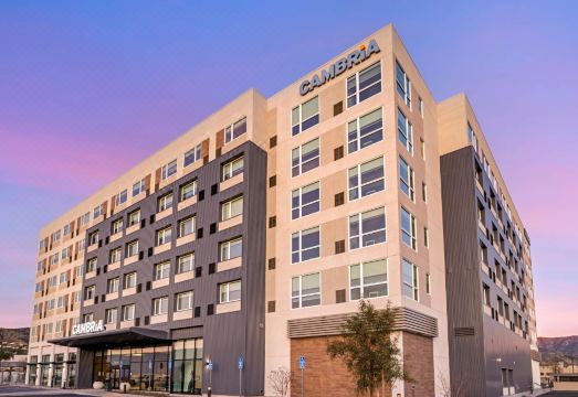 캠브리아 호텔 버뱅크 공항