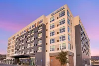 Cambria Hotel Burbank Airport Hôtels à proximité de : Parc Pointe Apartments