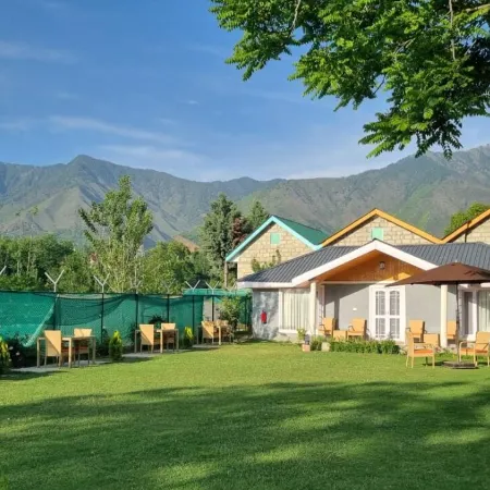 Upani Cottages