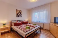 Vacation home Landhaus Habichtnest - 1500 m from Lake Olbersdorf Hotels in Bertsdorf