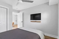 Renovated Suite in Berwyn/Riverside