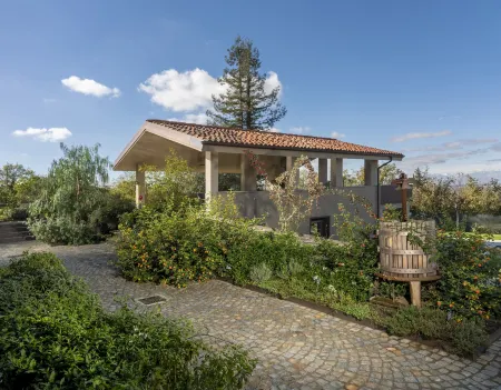 Agriturismo Speziale Wine Resort Отели в г. Родди