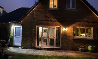 Beautiful 1-Bed Studio in Uxbridge London