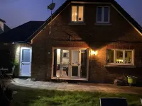 1 Bed Studio - Sleeps 2 - Smoking - Parking - Wifi Hotels in Ruislip