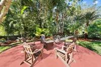 Spacious 8Br w/ Guesthouse + Pool & Tons of Games Hotels near Edible Arrangements