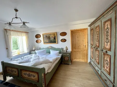 Landhaus-Chalet-Keilberger Blick Отели рядом с достопримечательностью «Фихтельберг»