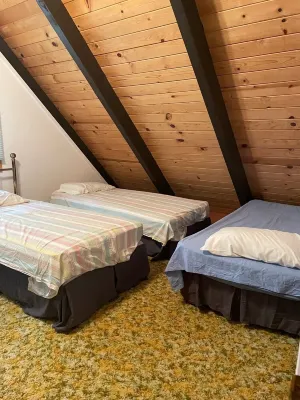 GREAT FAMILY LOCATION!  Peace in the Trees N Mace Отели рядом с достопримечательностью «Блэк Часм Каверн Нешнел Нэчурал Ландмарк»