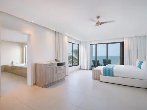 Hodges Bay Resort & Spa