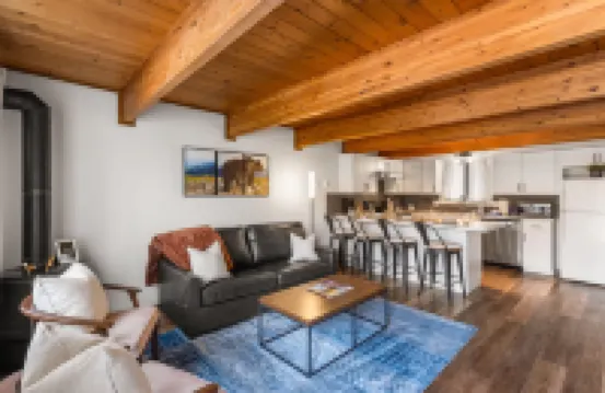 Otter's Den Hotels in 