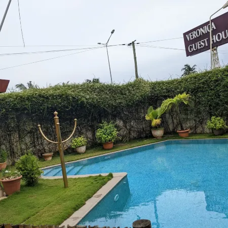 Veronica Guest House